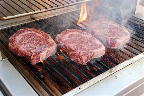 cooking boanless rib eye on a gas grill